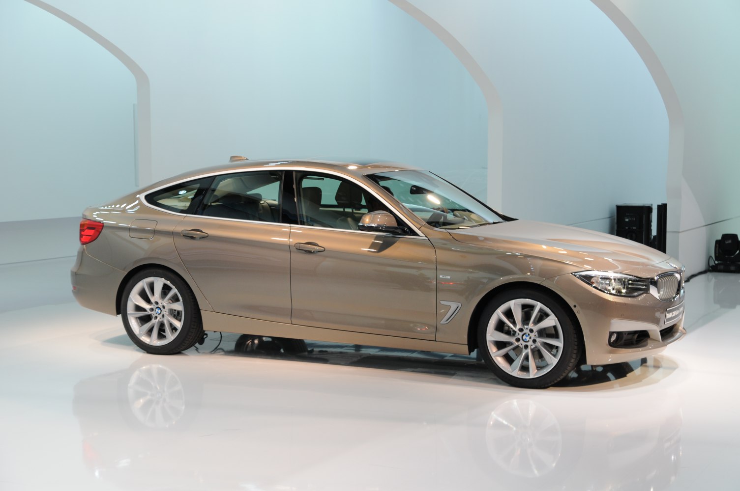 BMW 3 Series 320i (184 Hp) xDrive Steptronic