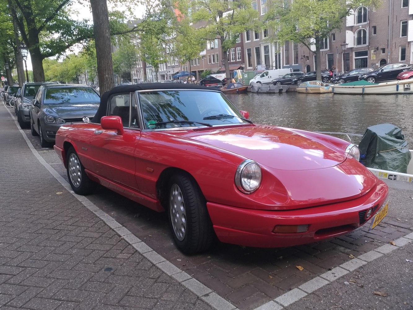 Alfa Romeo Spider 2000 Veloce (126 Hp)