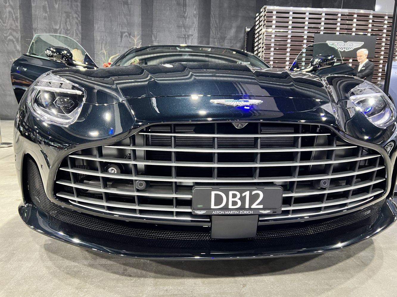 Aston Martin DB12 4.0 V8 (680 Hp) Automatic