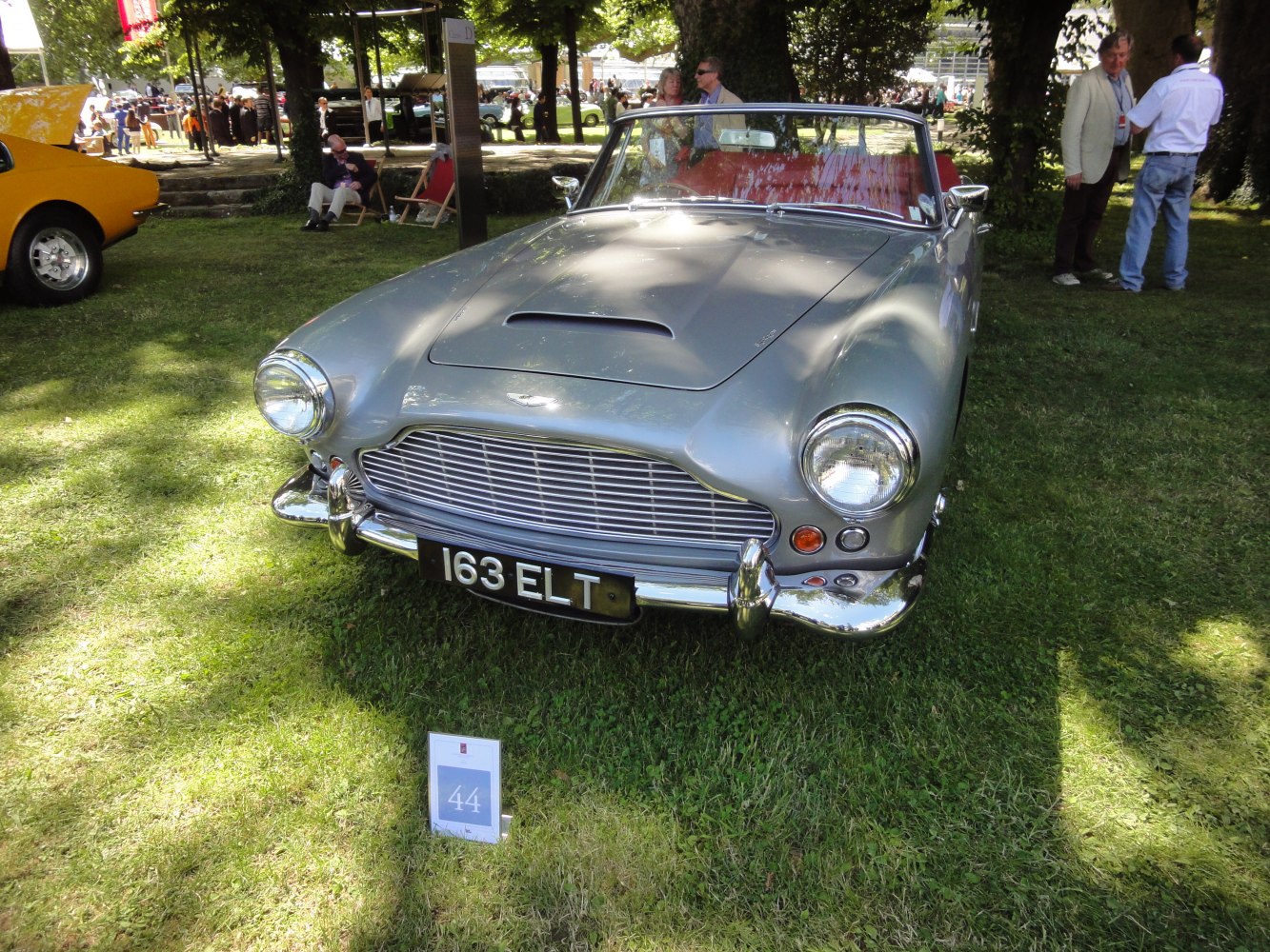 Aston Martin DB4