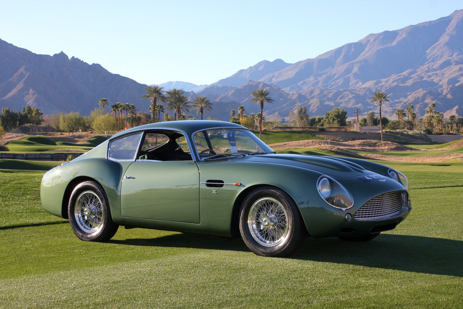 Aston Martin DB4 3.7 (318 Hp)