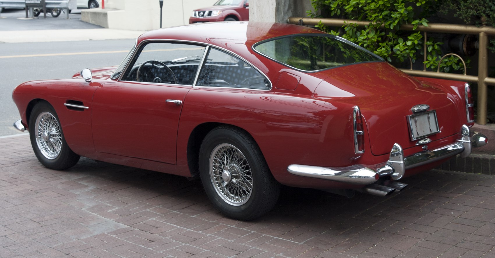 Aston Martin DB4 3.7 (243 Hp)