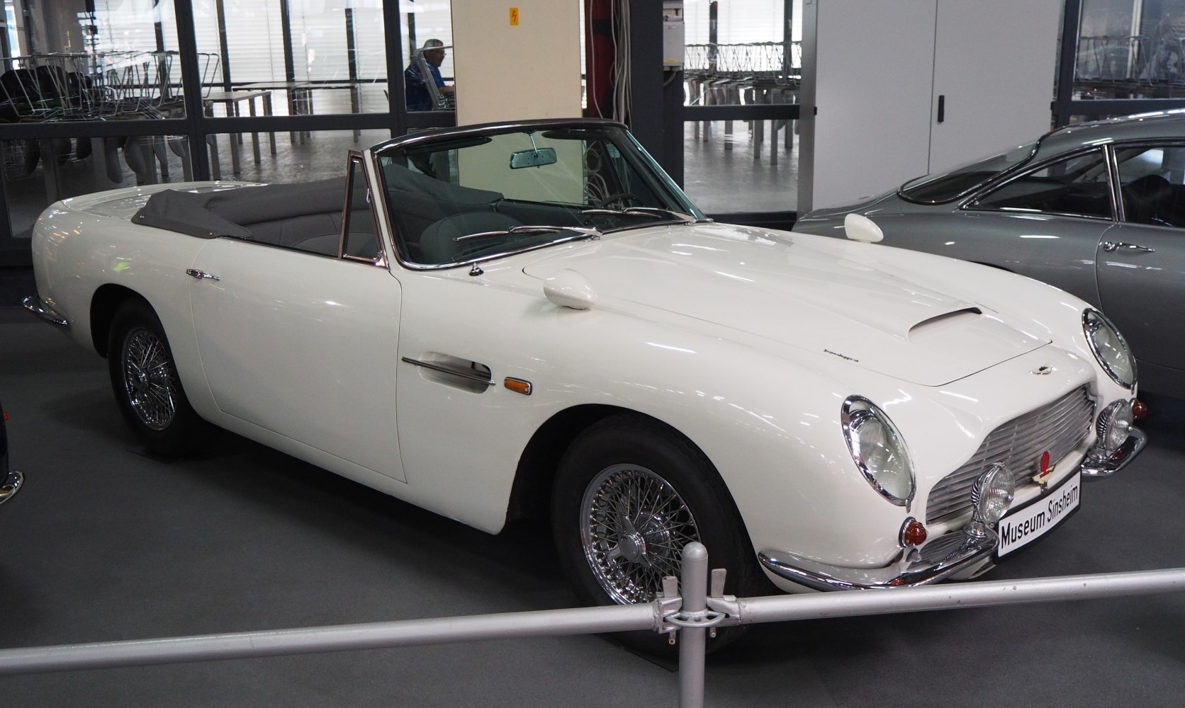 Aston Martin DB6