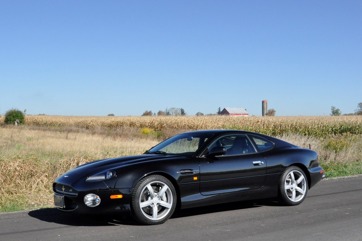 Aston Martin DB7 5.9 i V12 48V (440 Hp)