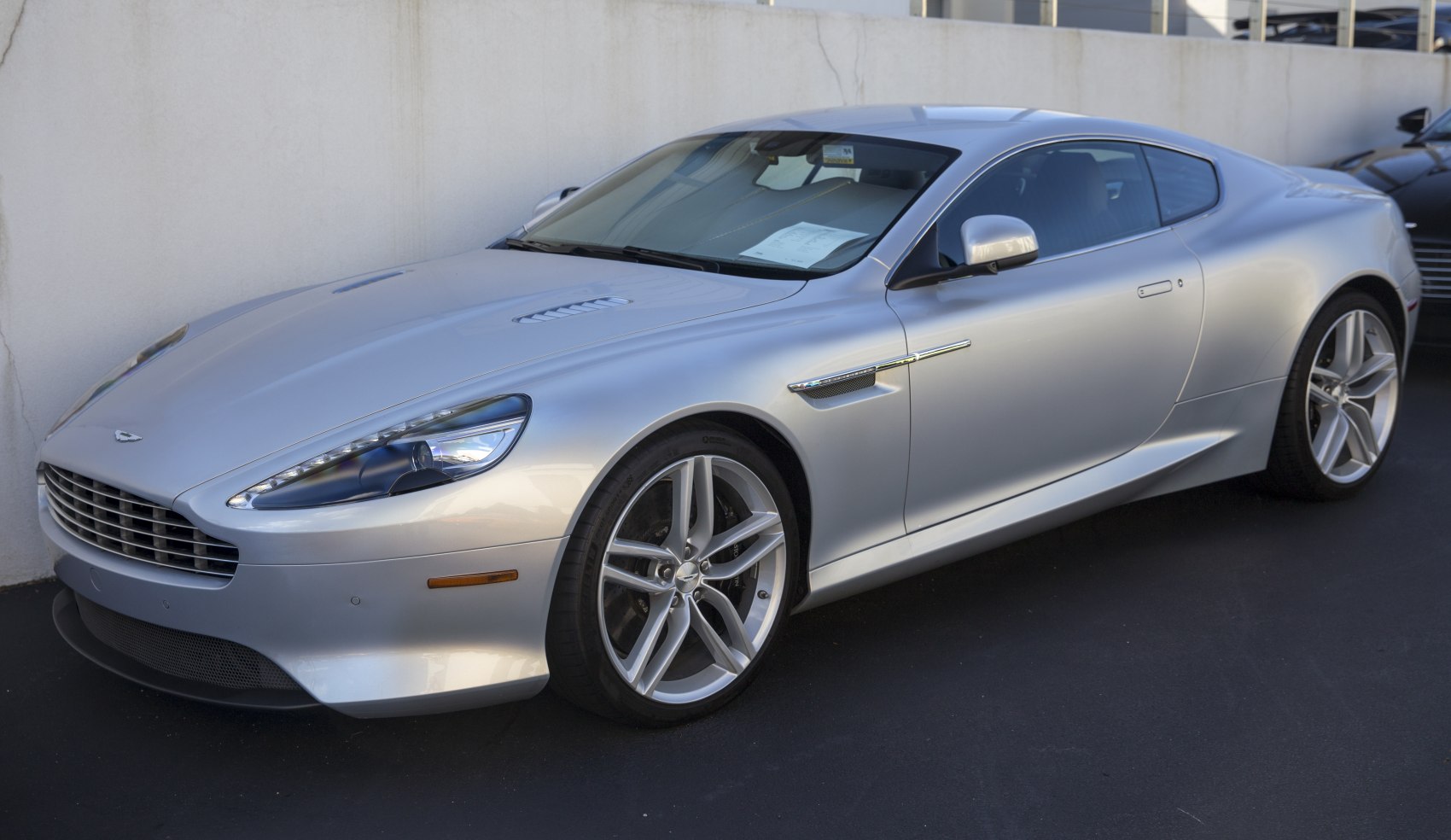 Aston Martin DB9 6.0 V12 (517 Hp) Automatic