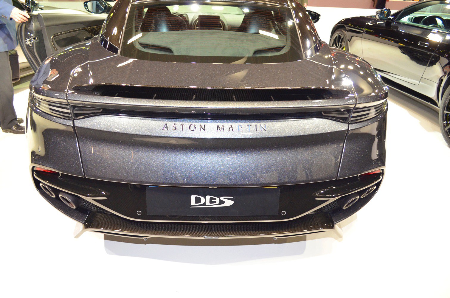 Aston Martin DBS 5.2 V12 (725 Hp) Automatic