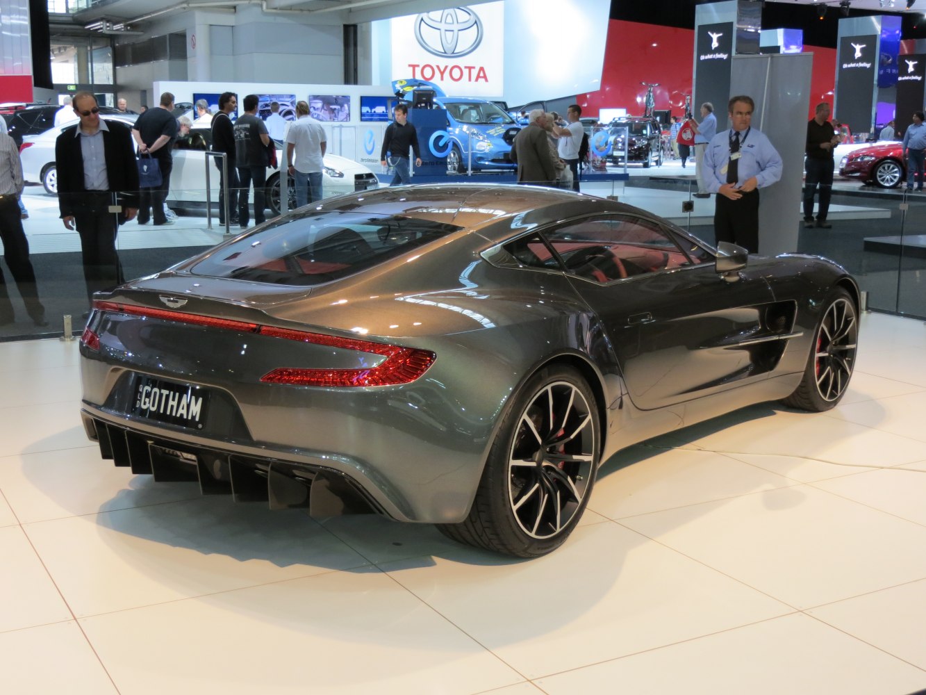 Aston Martin One-77 7.3 V12 (760 Hp) Automatic