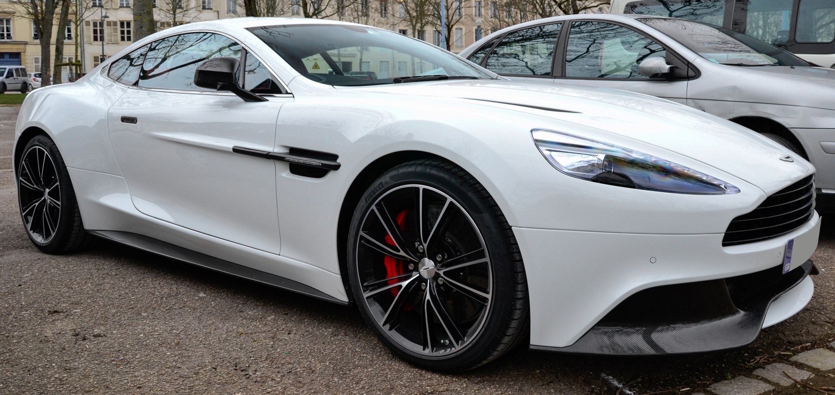 Aston Martin Vanquish 6.0 V12 (573 Hp) Automatic