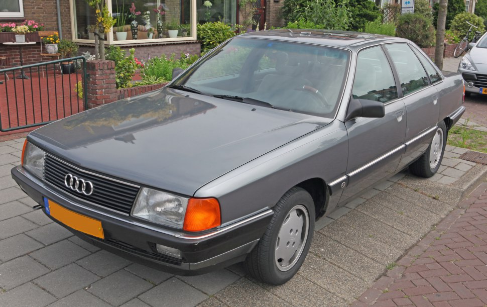 Audi 100