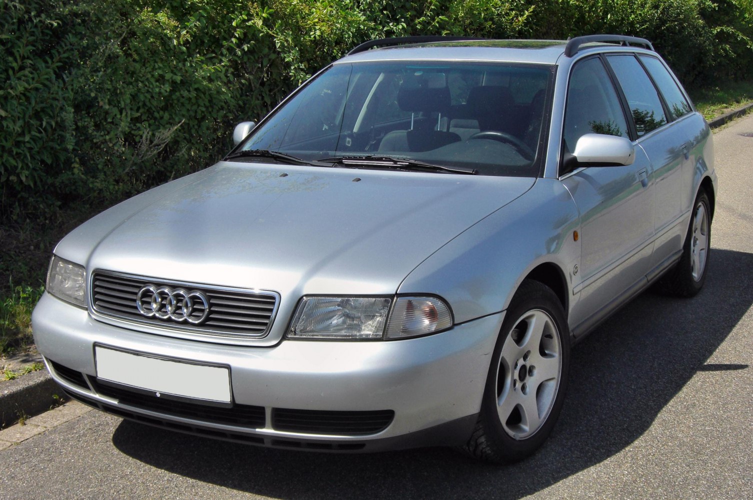 Audi A4 2.8 V6 30V (193 Hp) quattro