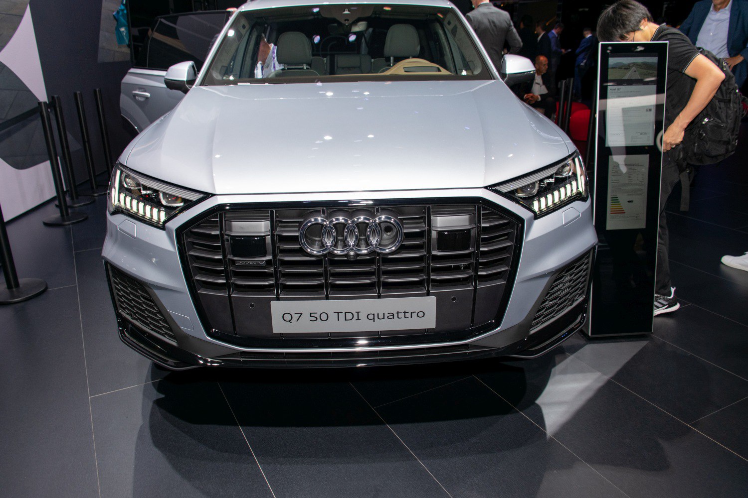 Audi Q7 55 TFSI e V6 (381 Hp) quattro tiptronic