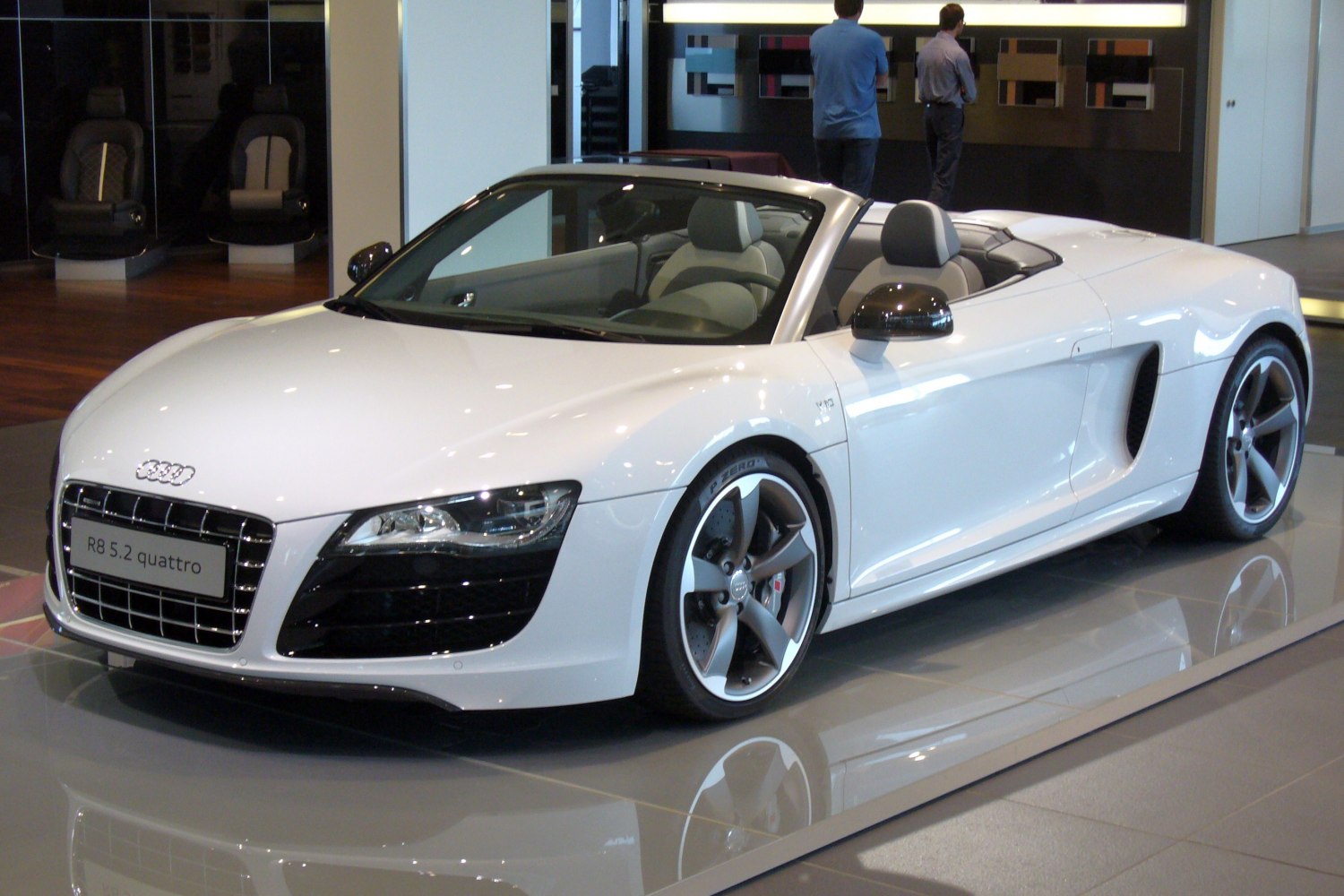 Audi R8 4.2 FSI V8 (430 Hp) quattro