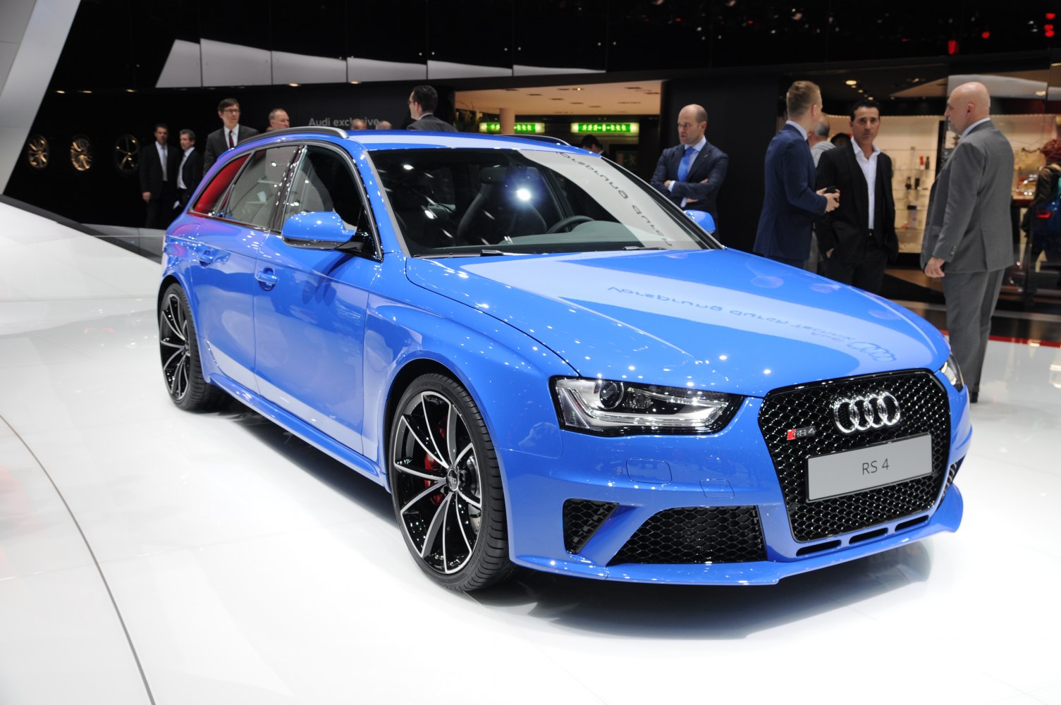 Audi RS 4 4.2 FSI V8 (450 Hp) quattro S tronic