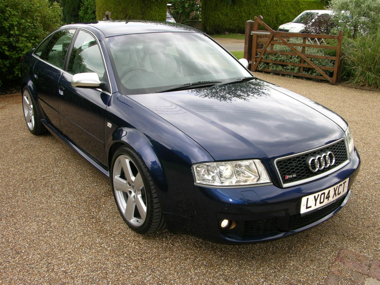 Audi RS 6 4.2 BiTurbo V8 (450 Hp) quattro Tiptronic