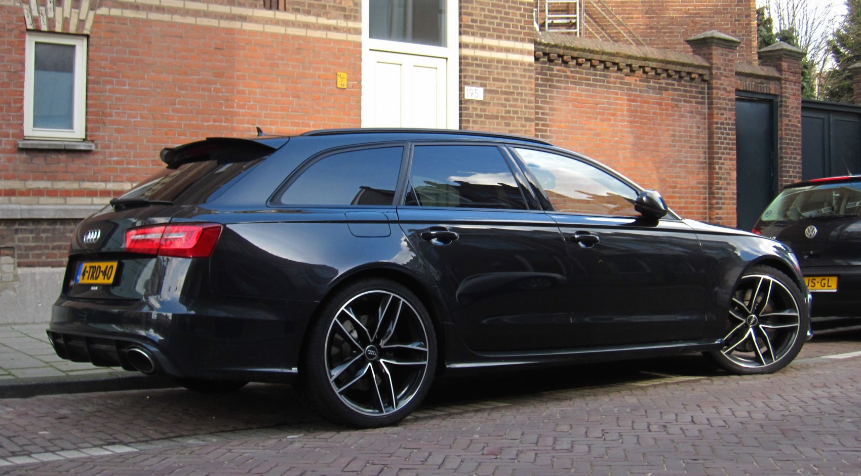 Audi RS 6 4.0 TFSI V8 (560 Hp) quattro tiptronic