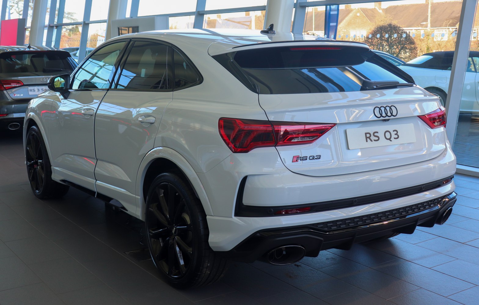 Audi RS Q3 2.5 TFSI (400 Hp) quattro S tronic