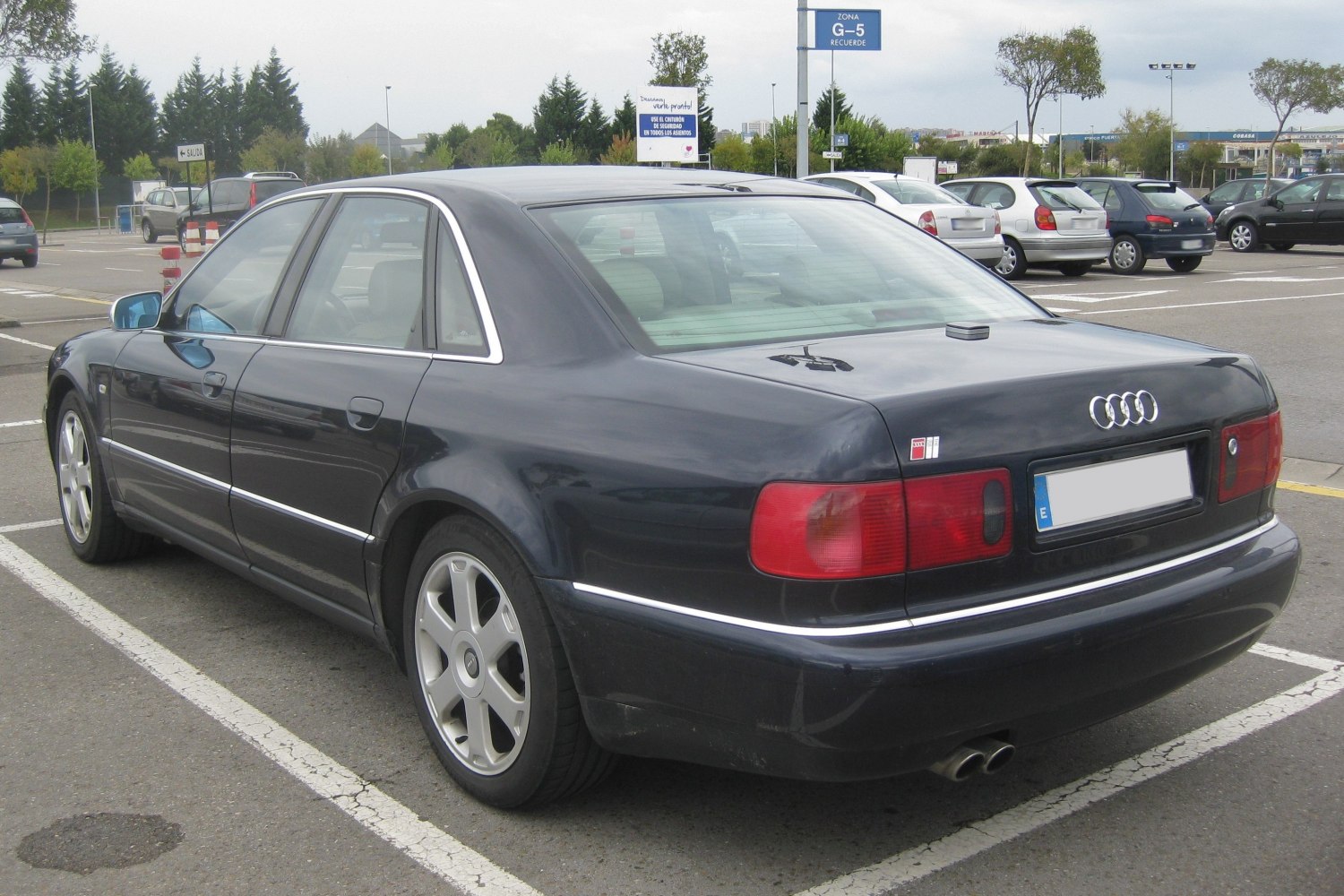 Audi S8 4.2 V8 32V (340 Hp) quattro