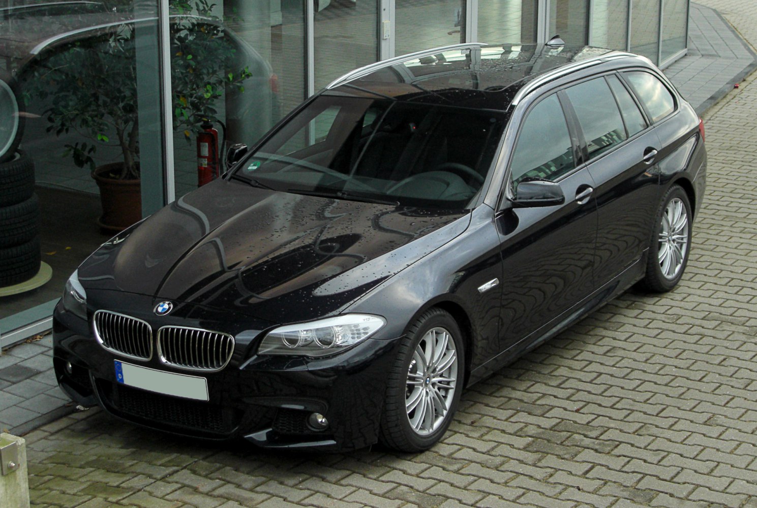 BMW 5 Series 528i (258 Hp) Steptronic