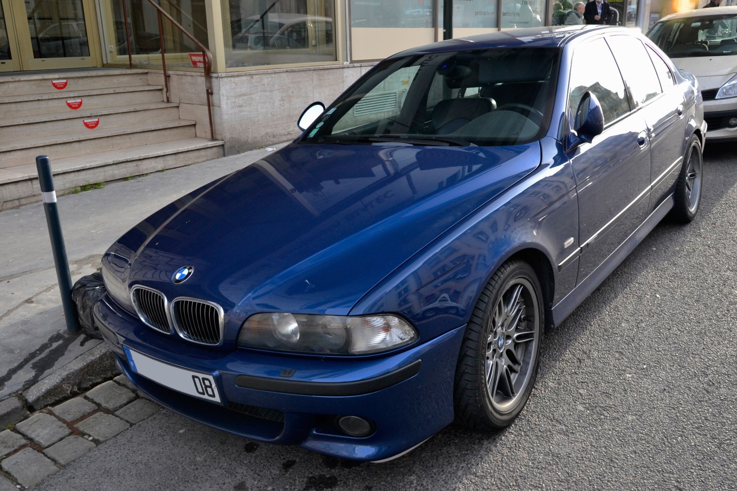 BMW M5 4.9 V8 (400 Hp)