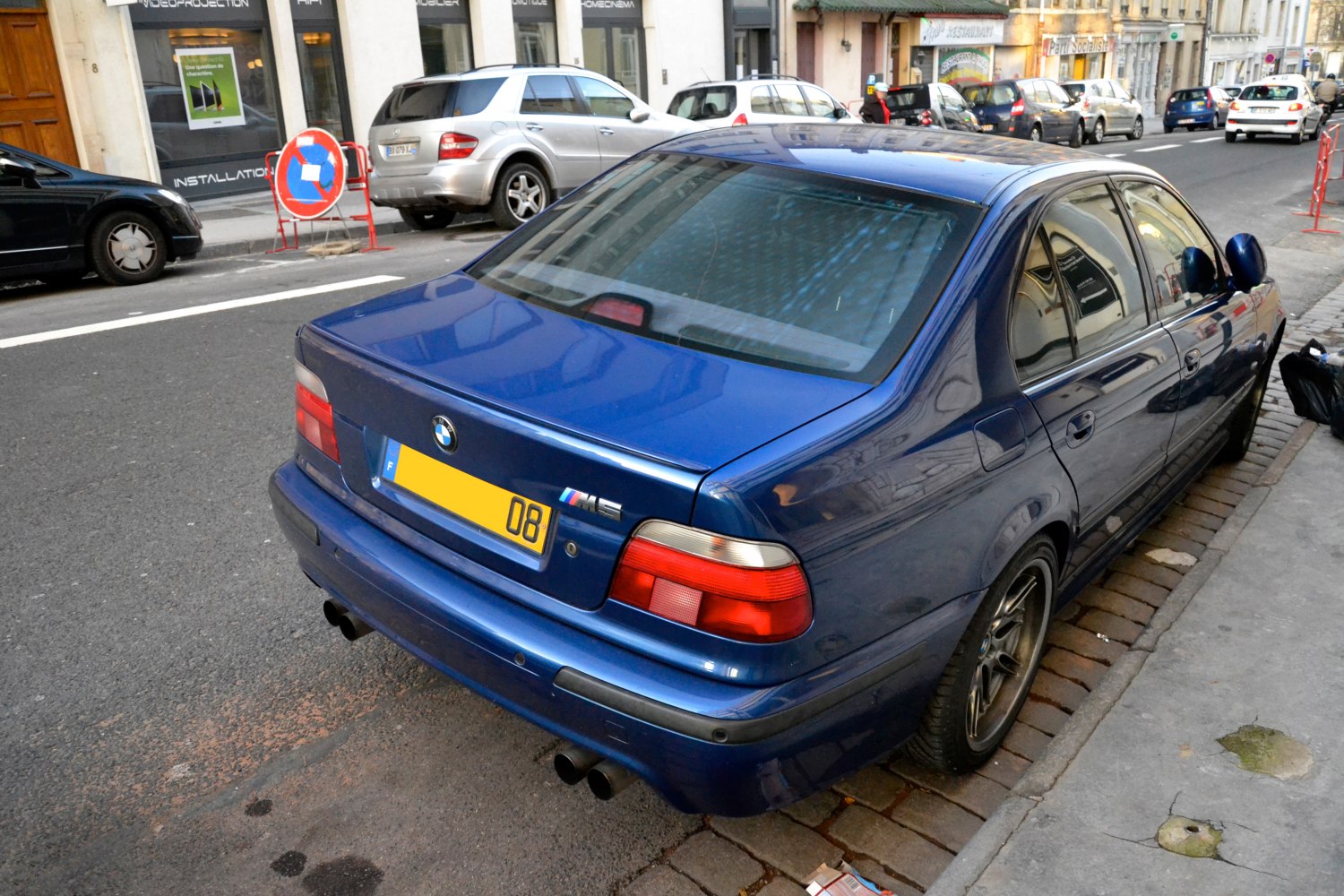 BMW M5 4.9 V8 (400 Hp)