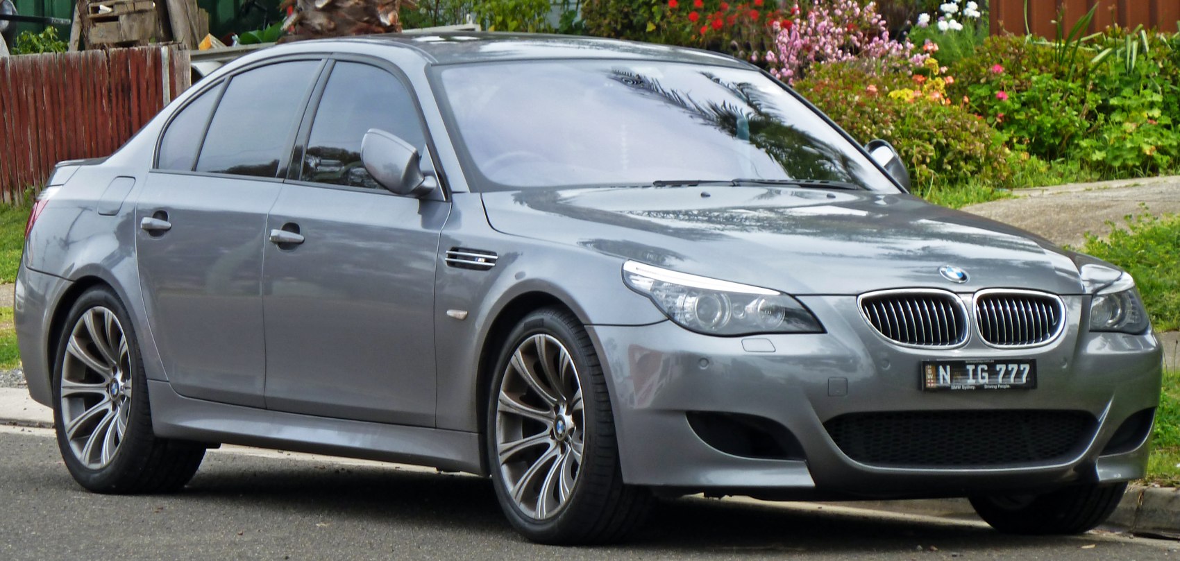 BMW M5 5.0 V10 (507 Hp) SMG