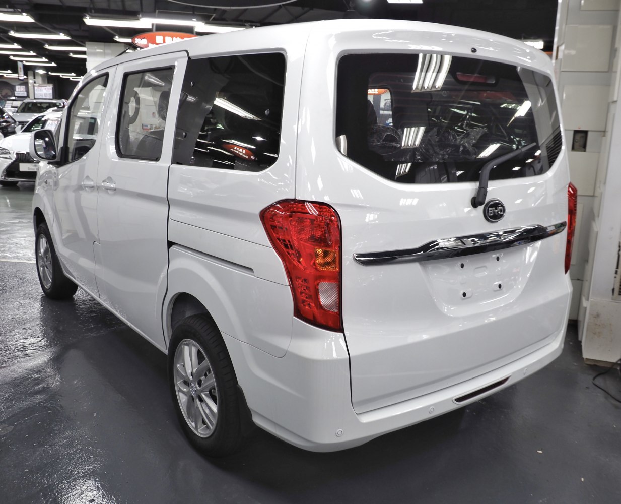 BYD T3 50.3 kWh (136 Hp) BEV 7 Seat