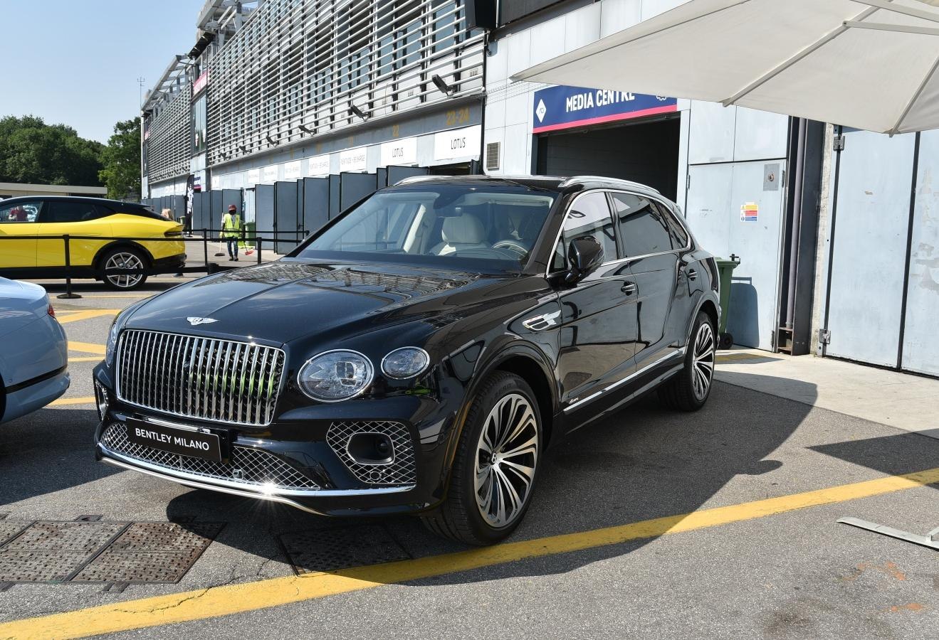 Bentley Bentayga 4.0 V8 (550 Hp) 4WD Automatic