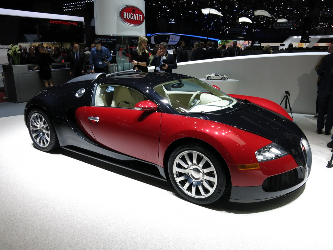 Bugatti Veyron 8.0 W16 (1001 Hp) AWD DSG