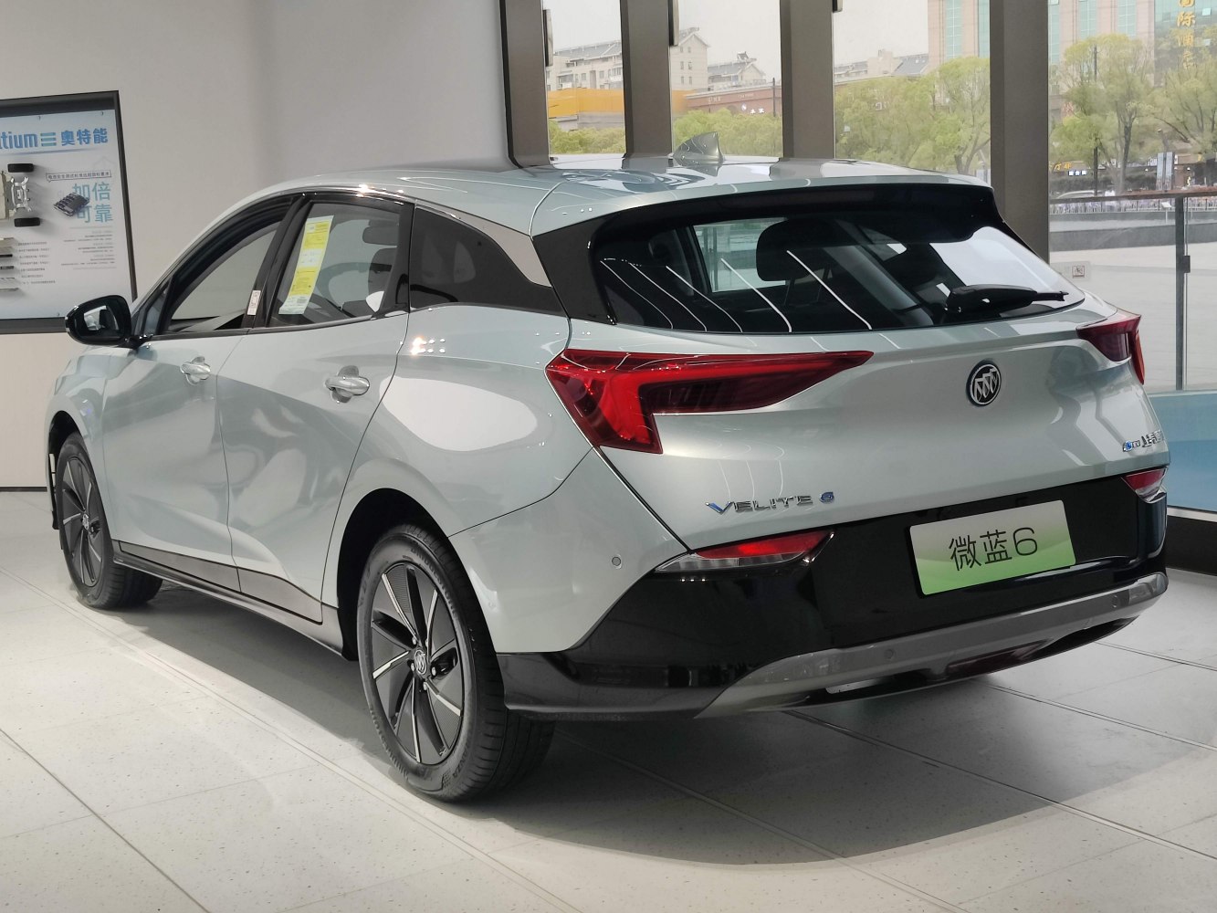 Buick Velite 6 EV 61.1 kWh (177 Hp)