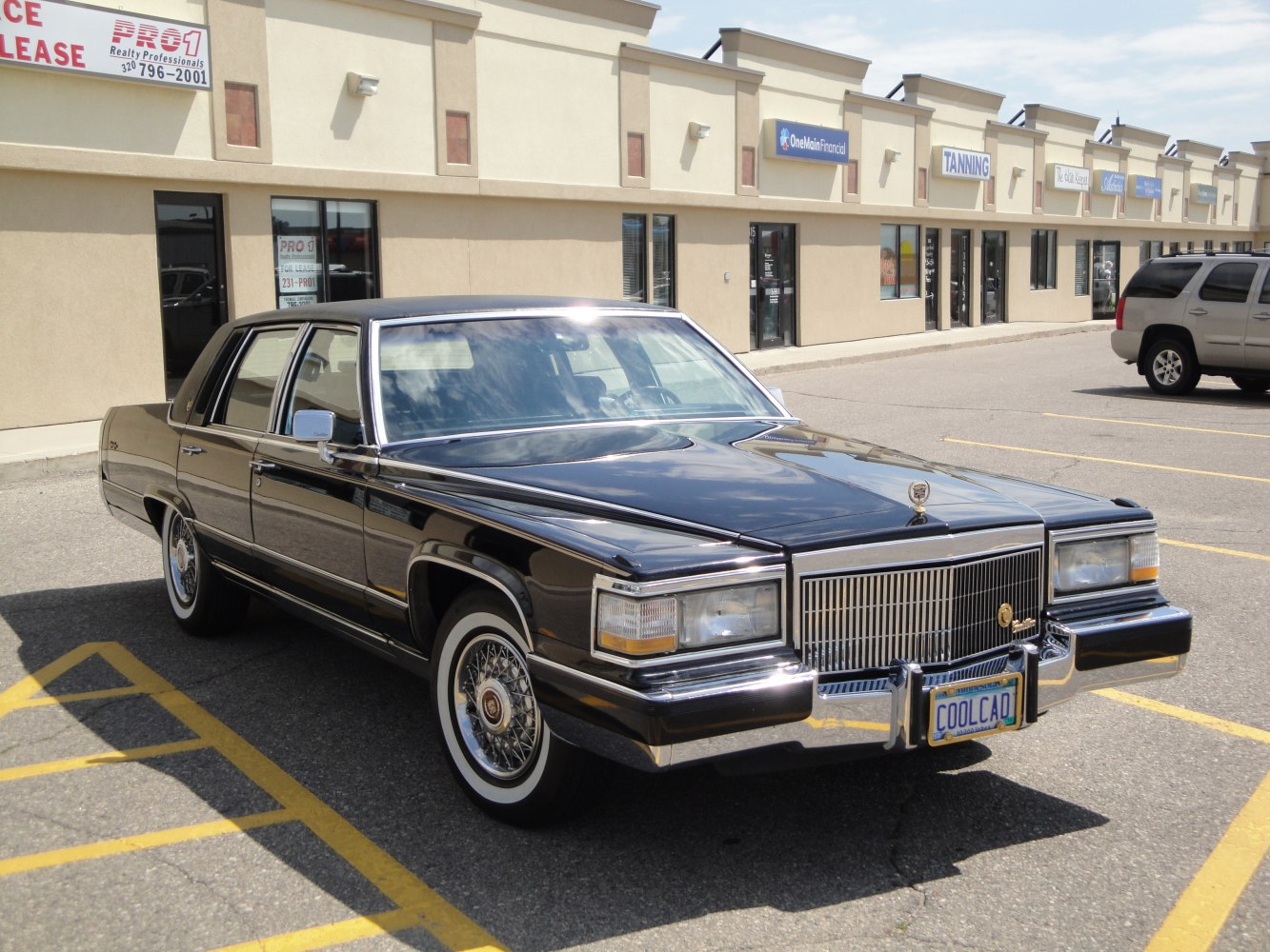 Cadillac Brougham 5.7 i V8 (188 Hp)