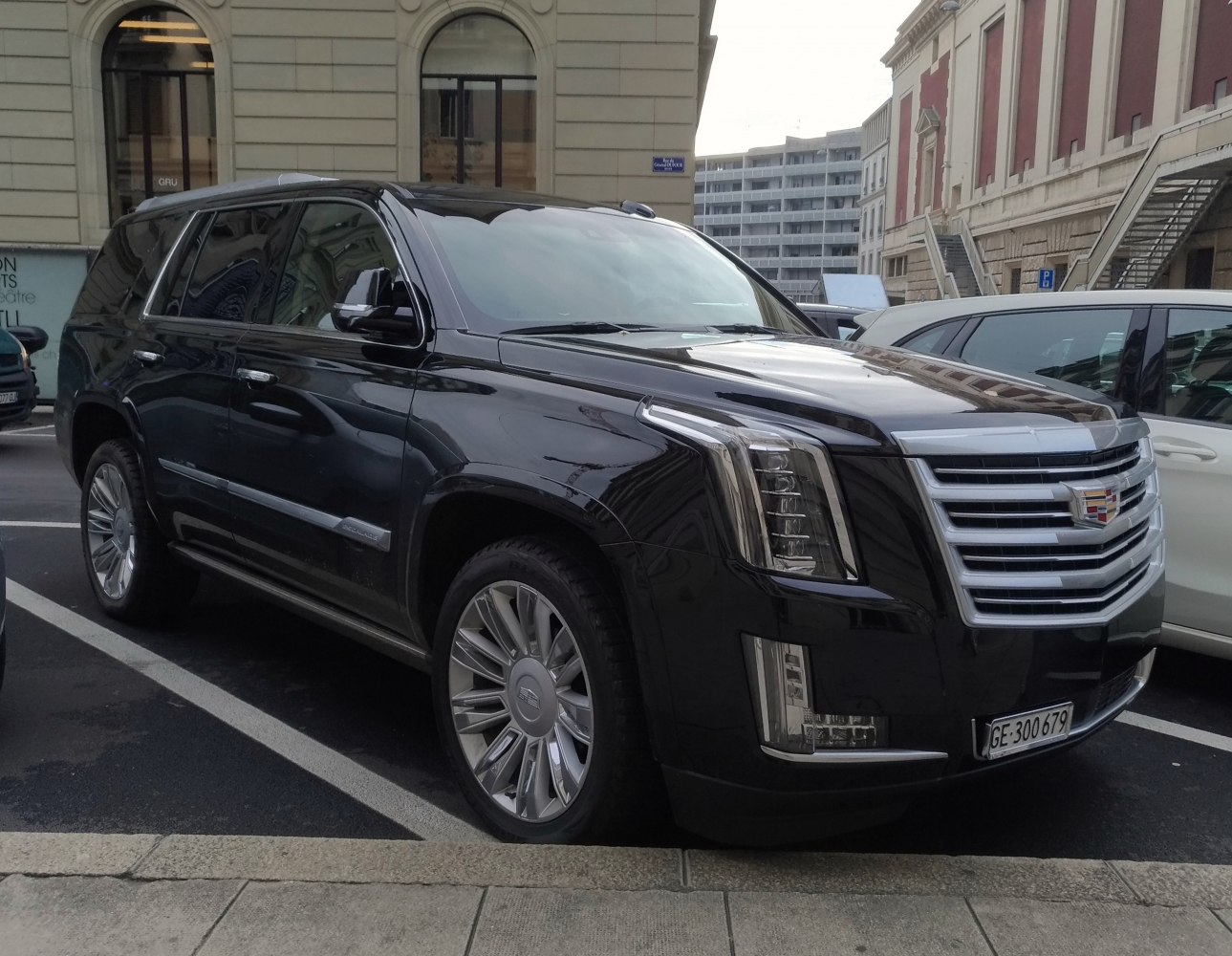 Cadillac Escalade ESV 6.2 V8 (420 Hp) 4WD Automatic