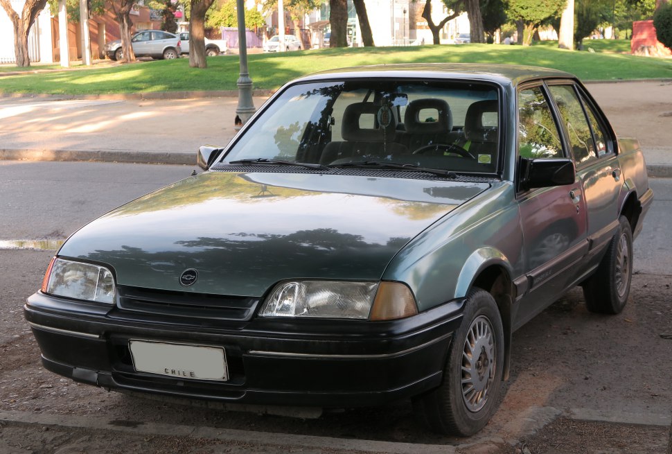 Chevrolet Monza 1.8 i SL (98 Hp)