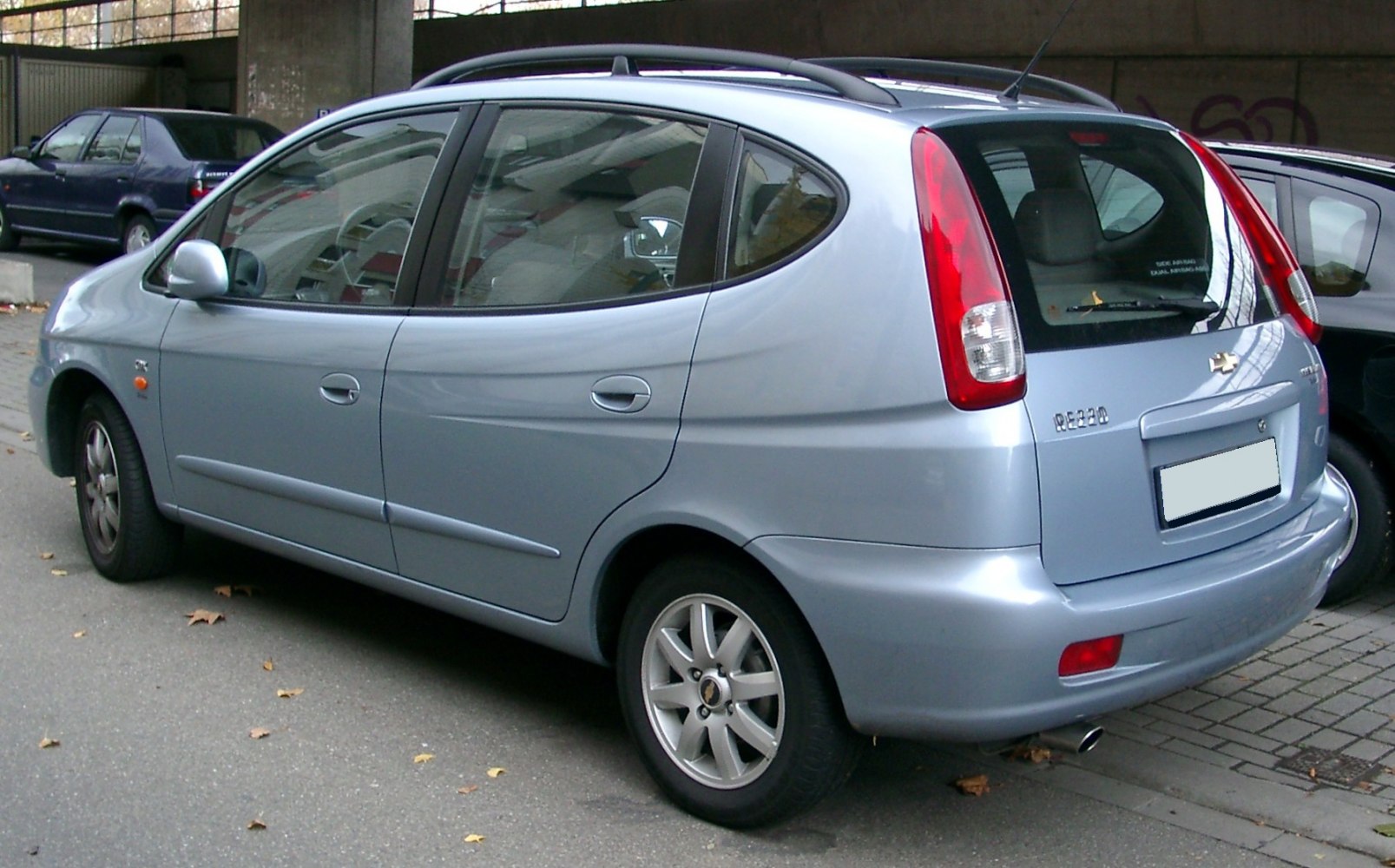 Chevrolet Rezzo 1.6 i 16V (105 Hp)