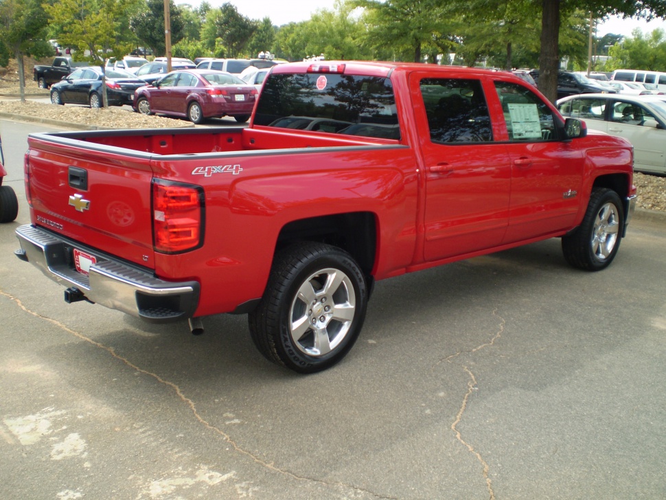 Chevrolet Silverado 1500 5.3 V8 EcoTec3 (355 Hp) Automatic