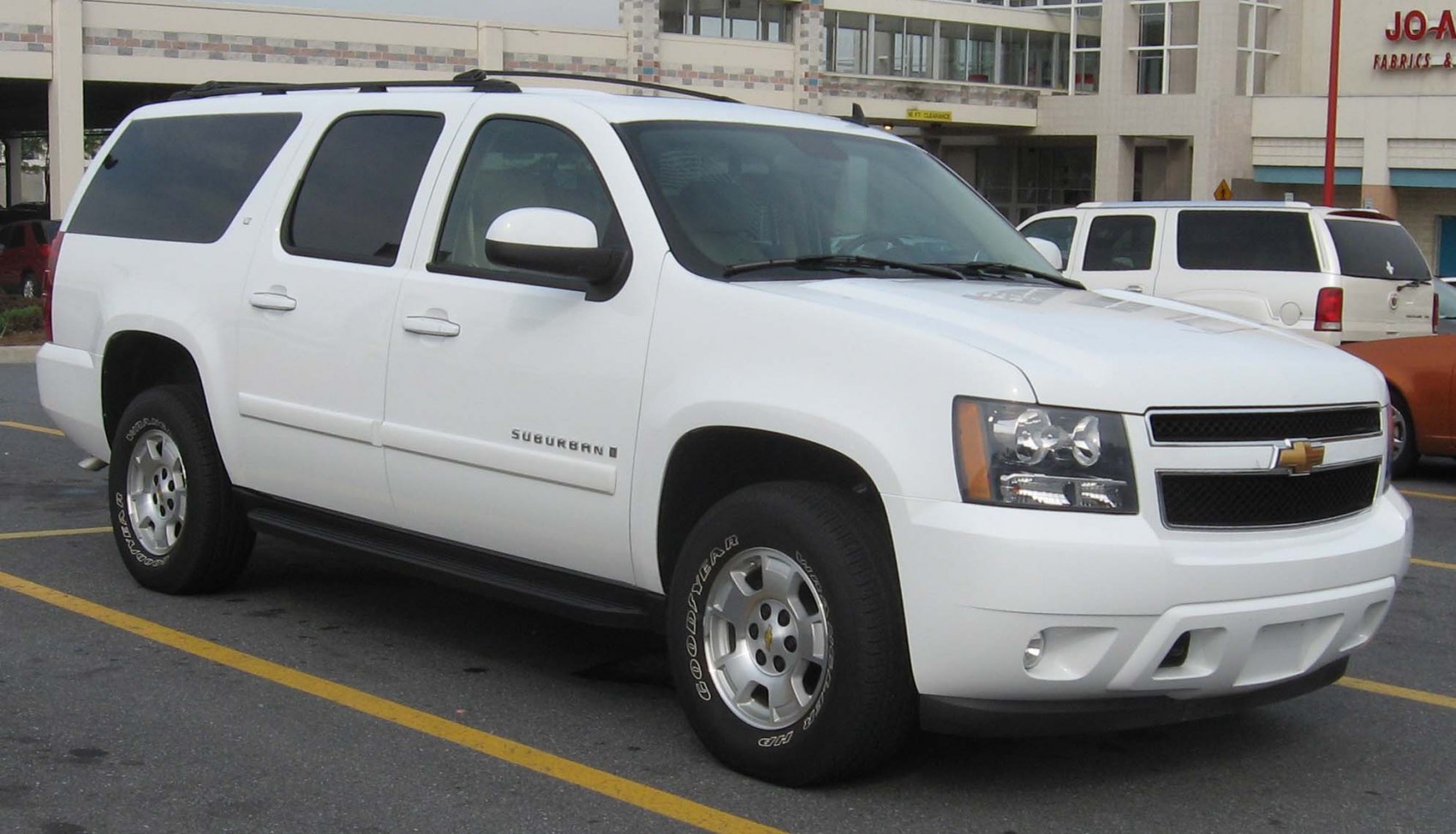 Chevrolet Suburban 6.0 i V8 (366 Hp) Automatic