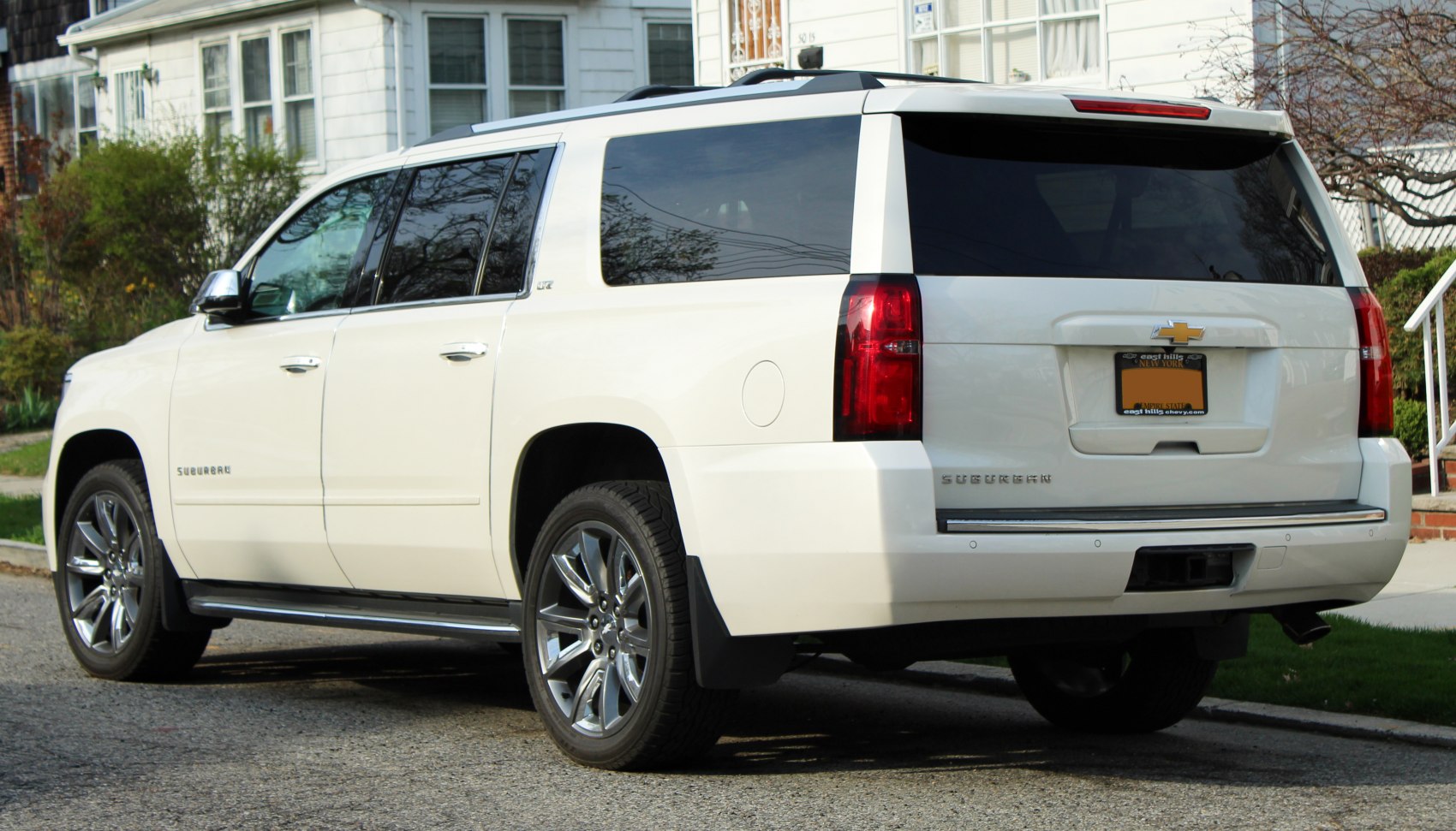 Chevrolet Suburban 6.2 EcoTec V8 (420 Hp) 4WD Automatic