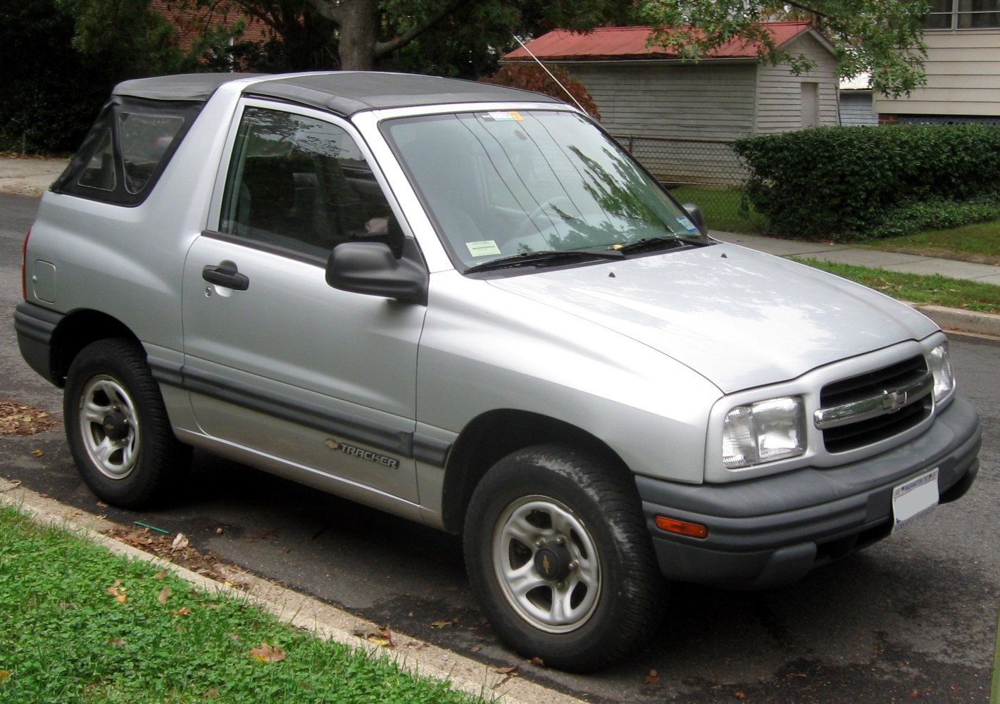 Chevrolet Tracker 1.6 i 16V 4WD (97 Hp)