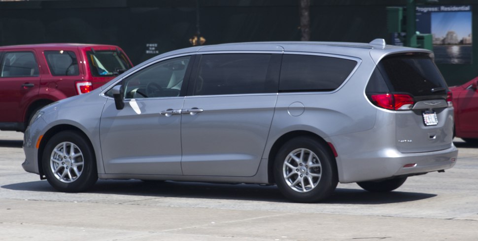 Chrysler Pacifica (minivan) 3.6 V6 (264 Hp) Plug-in Hybrid CVT