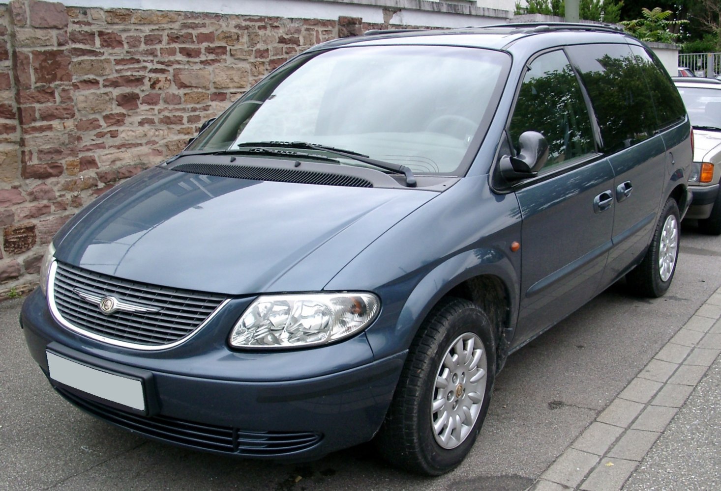 Chrysler Voyager 2.4 i 16V (152 Hp) Automatic