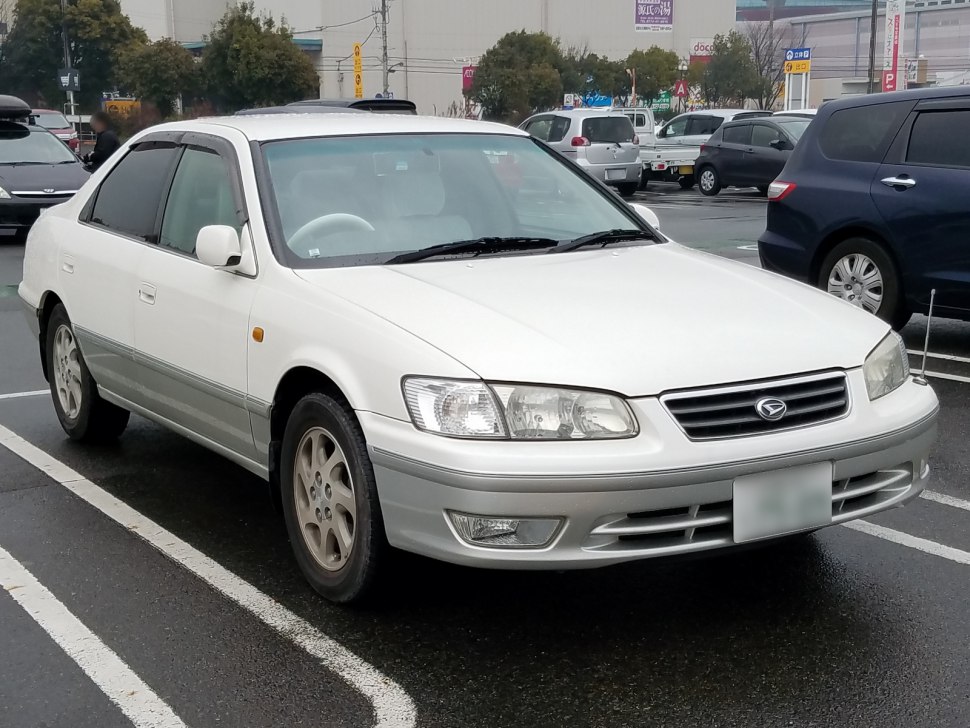 Daihatsu Altis