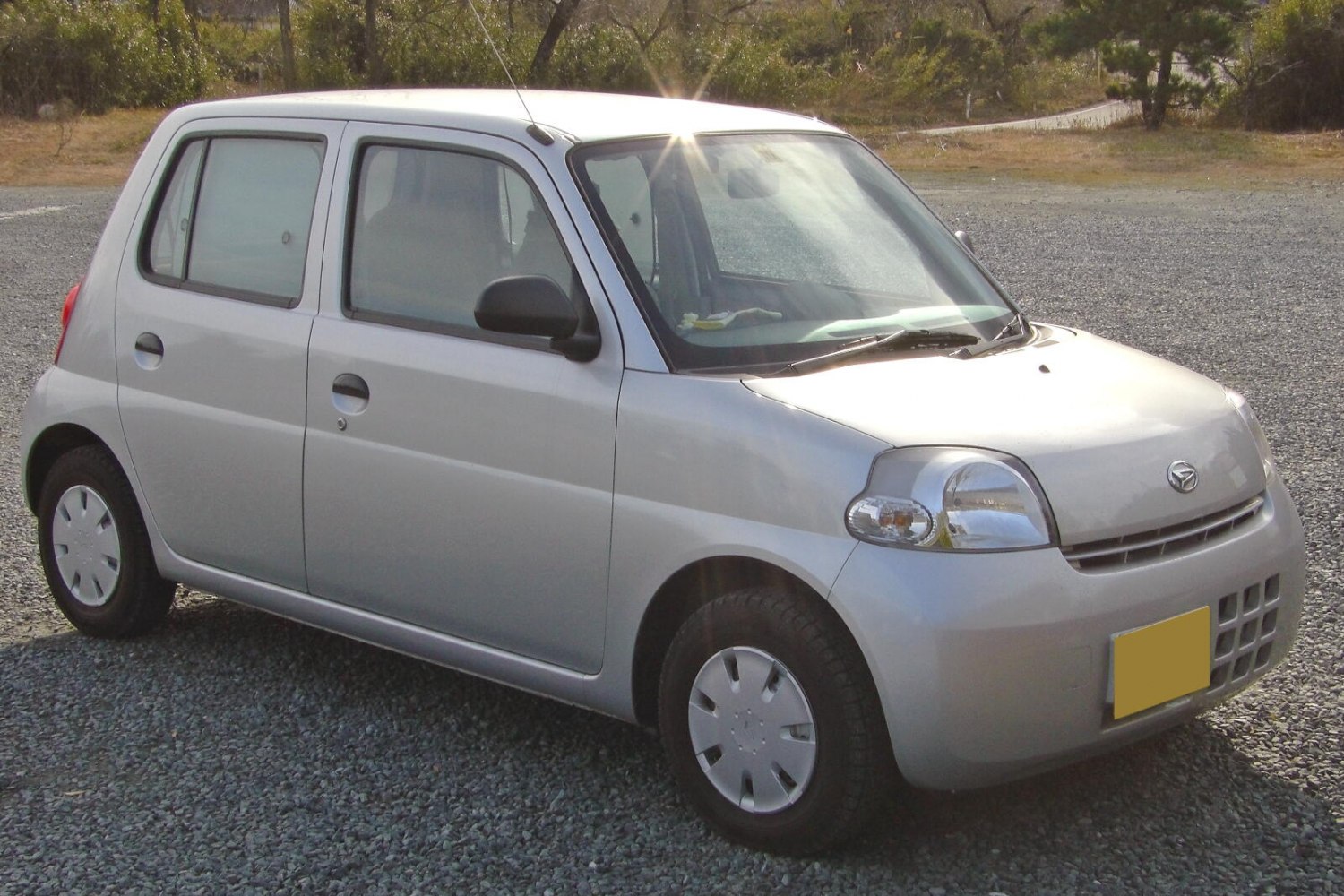 Daihatsu Esse