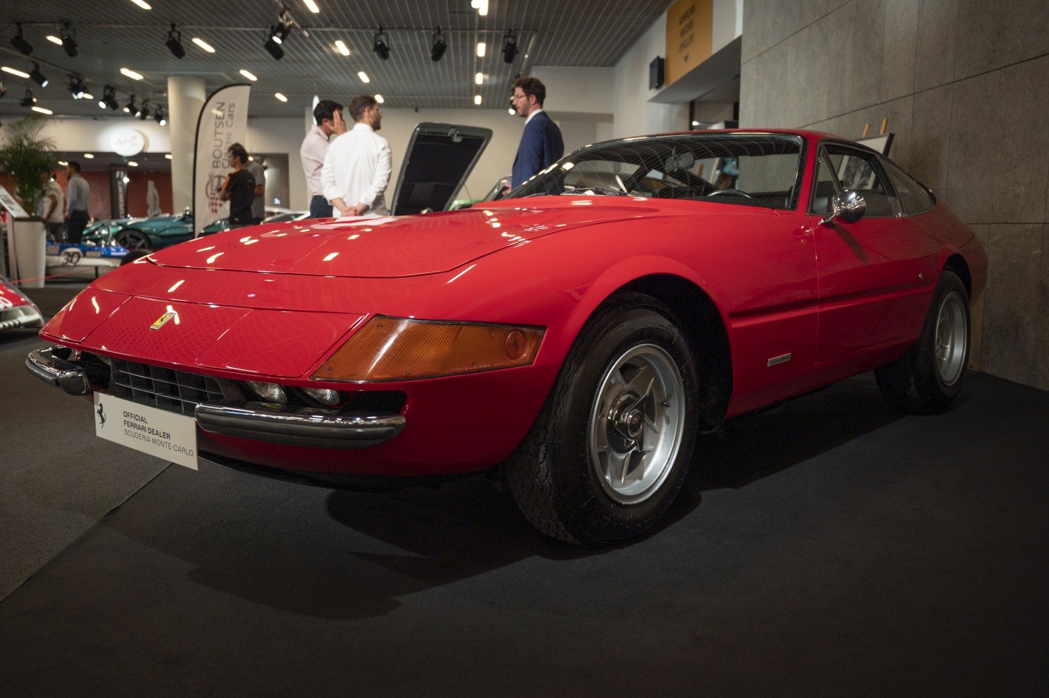 Ferrari 365 4.4 V12 (352 Hp)