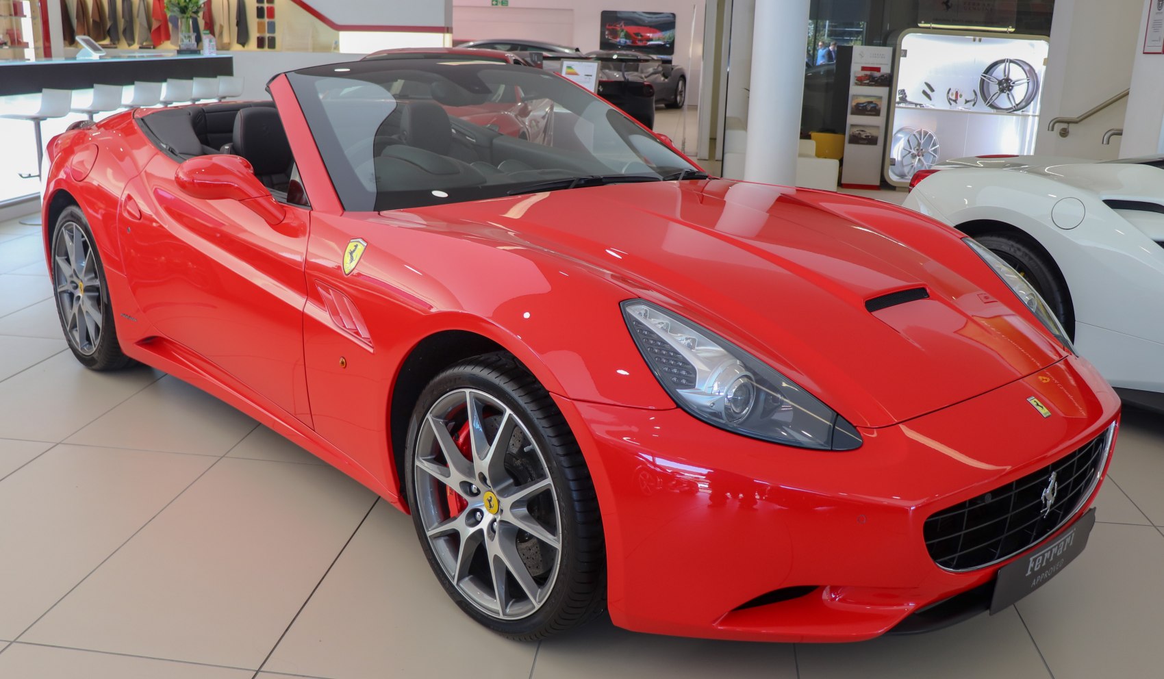 Ferrari California 4.3 i V8 32V (460 Hp)