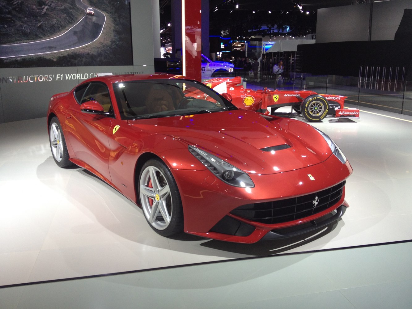 Ferrari F12 6.3 V12 (740 Hp)