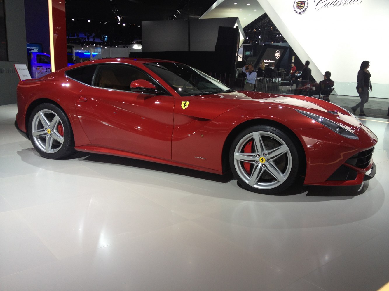 Ferrari F12 6.3 V12 (740 Hp)