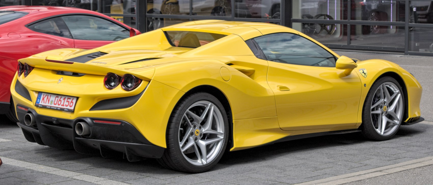 Ferrari F8 3.9 V8 (720 Hp) DCT