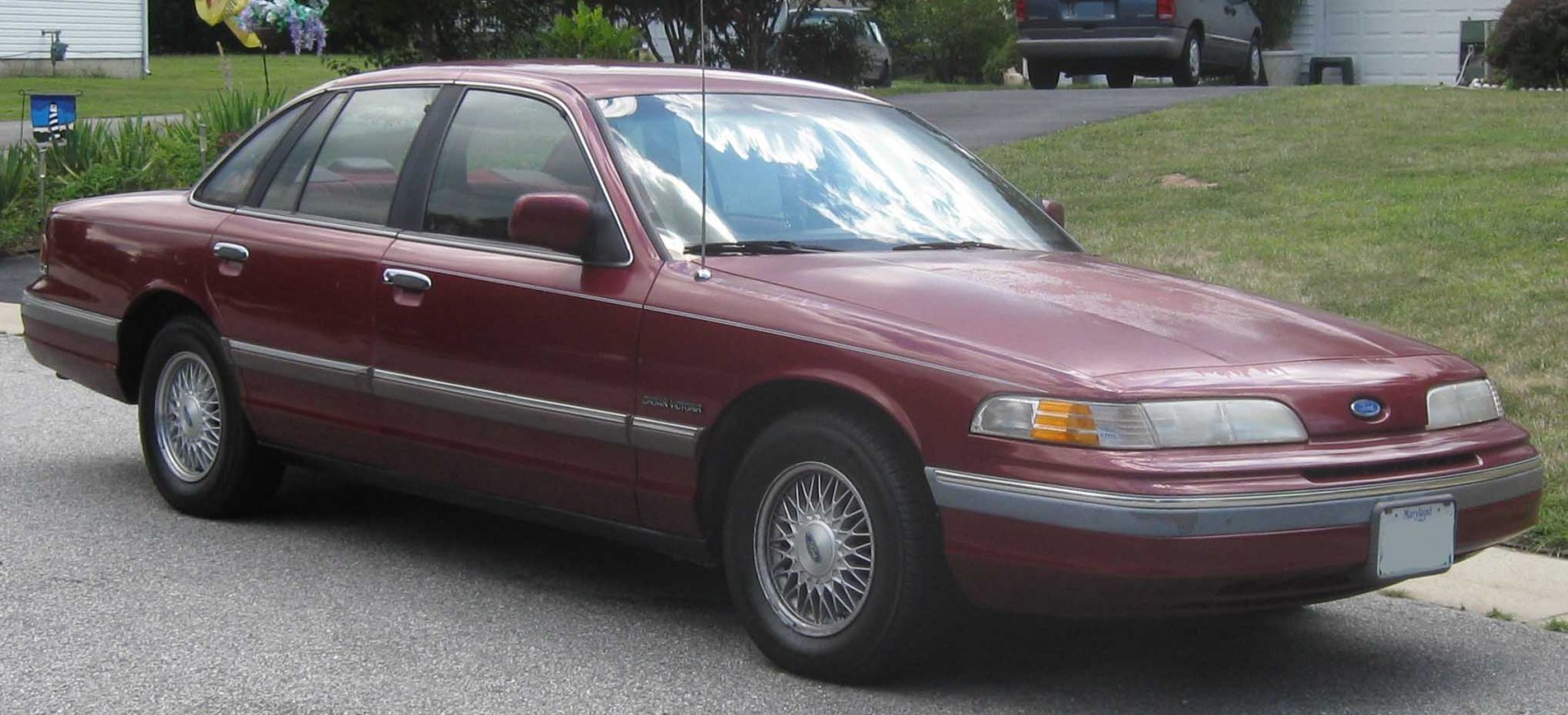 Ford Crown Victoria 4.6 V8 (213 Hp)