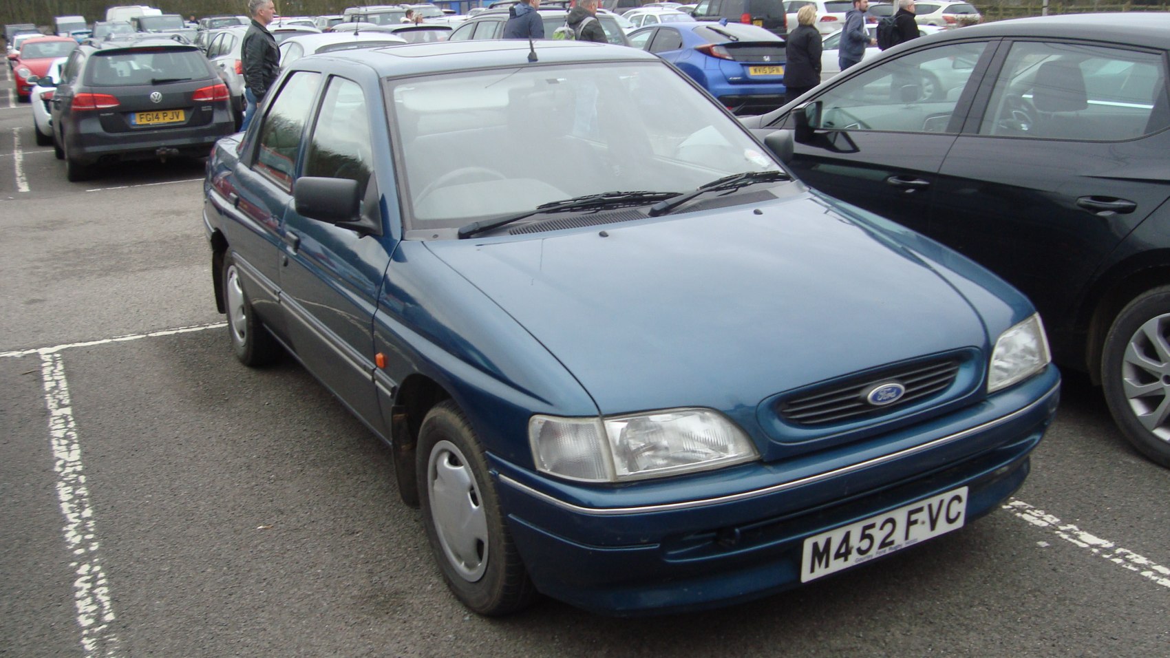 Ford Escort 1.8 i 16V (105 Hp)