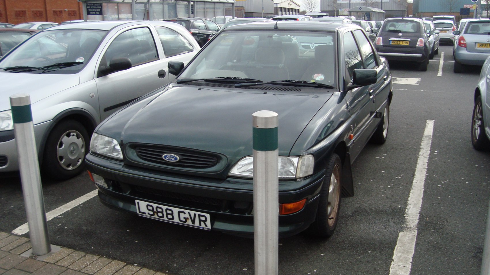 Ford Escort 1.8 i 16V (105 Hp)