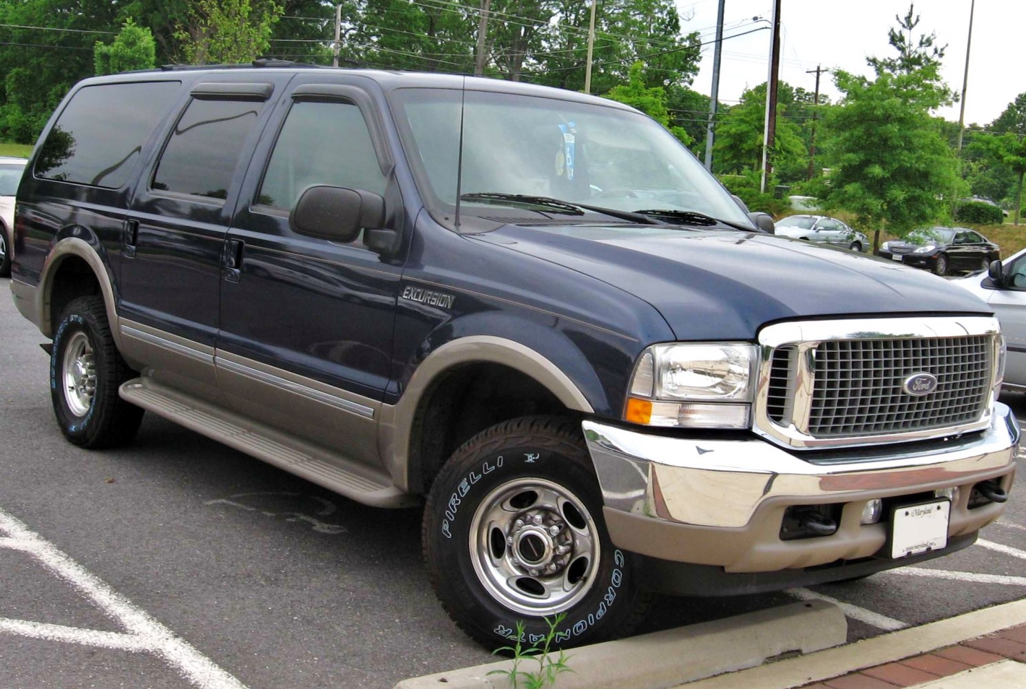 Ford Excursion 6.8 (314 Hp) 4WD Automatic